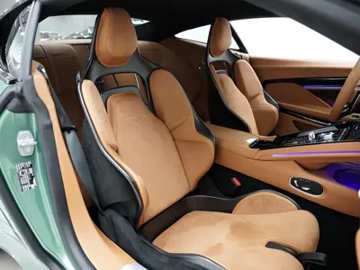 Aston Martin DB12