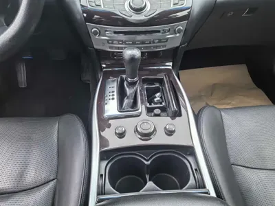 Infiniti M
