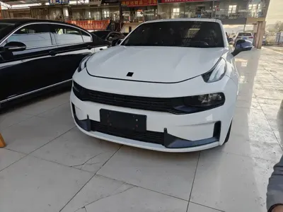 Lynk & Co 03