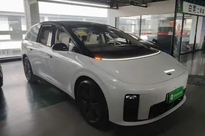 Li Auto Li Auto i8