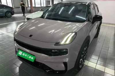 Lynk & Co 06