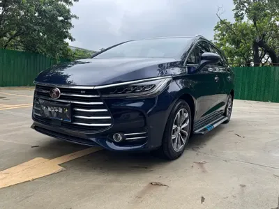 BYD MAX