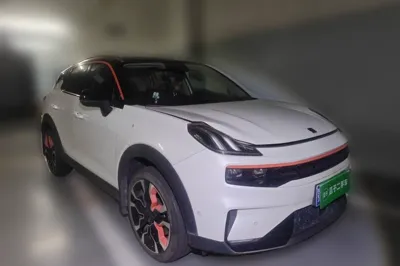 Lynk & Co 06