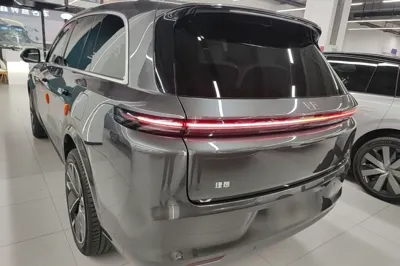 Li Auto L8