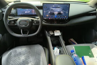 Lynk & Co 06