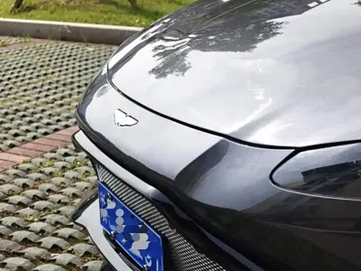 Aston Martin V8 Vantage