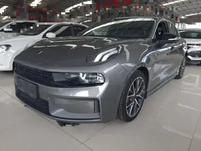 Lynk & Co 03