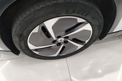 Nio EC6