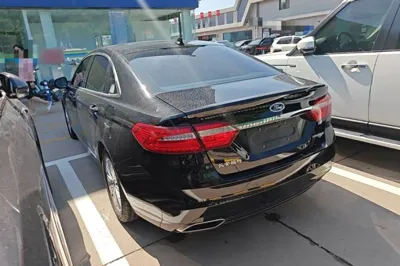 Ford Taurus