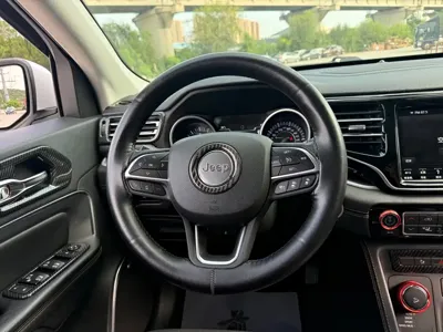 Jeep Grand Commander