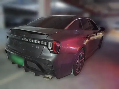 Lynk & Co 03