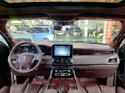 Lincoln Navigator