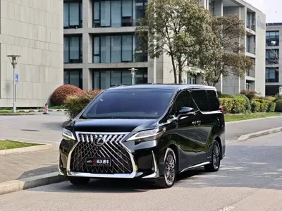 Lexus LM