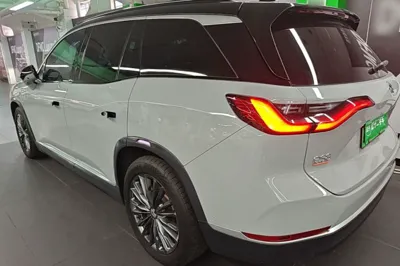 Nio ES8
