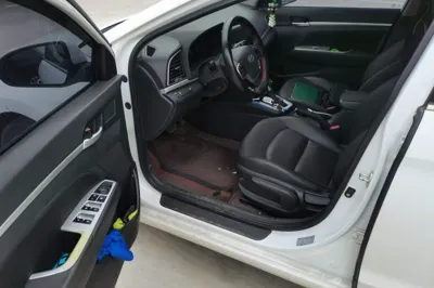 Hyundai Elantra (6th Generation