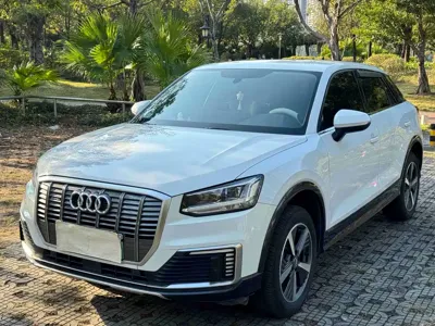 Audi Q2L e-tron