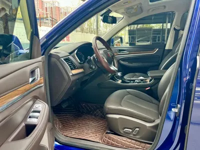 Roewe RX8