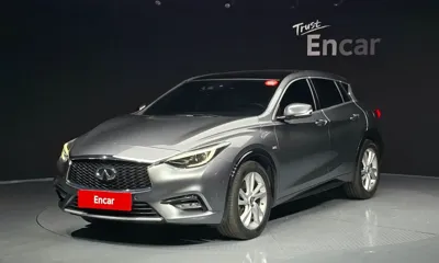 Infiniti Q30
