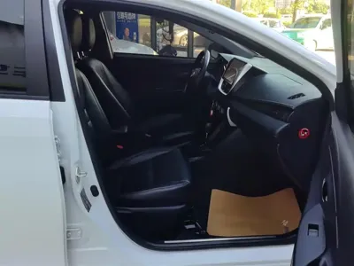 Toyota Yaris L