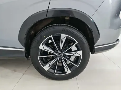 Roewe RX5
