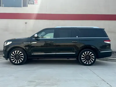 Lincoln Navigator