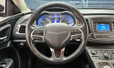 Chrysler 200
