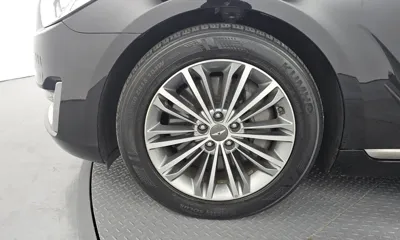 Genesis EQ900