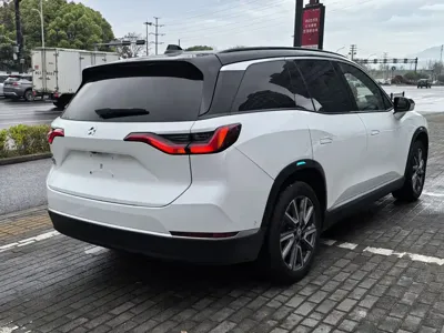 Nio ES8