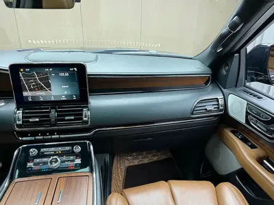 Lincoln Navigator