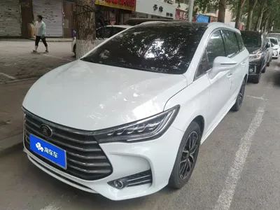 BYD MAX
