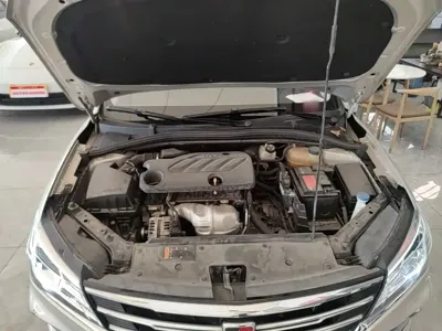 Roewe i5