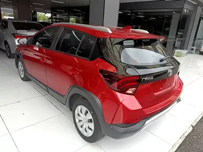 Toyota Yaris L