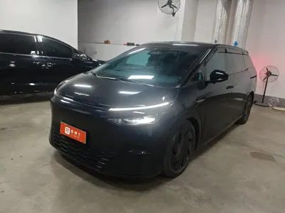 Xpeng X9