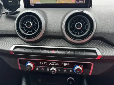 Audi Q2L e-tron