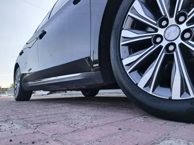 Hongqi Hongqi E-QM5