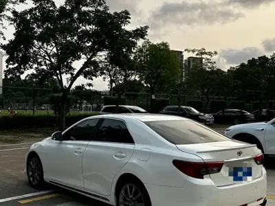 Toyota Reiz