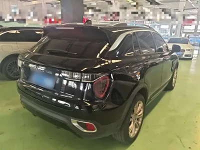 Lynk & Co 01