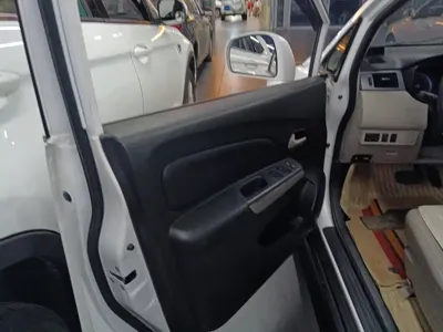 Venucia R50