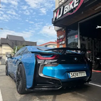 BMW i8