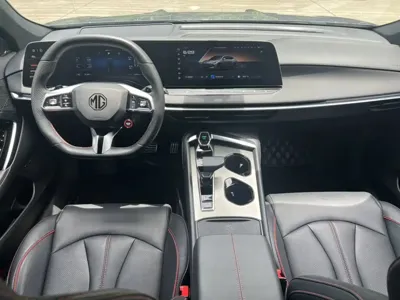 MG MG7