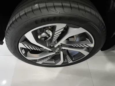 Geely Monjaro L