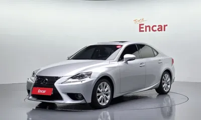 Lexus IS