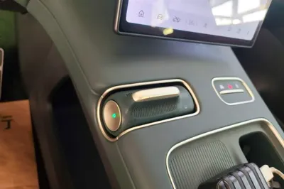 Nio ES8