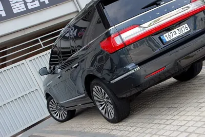 Lincoln Navigator