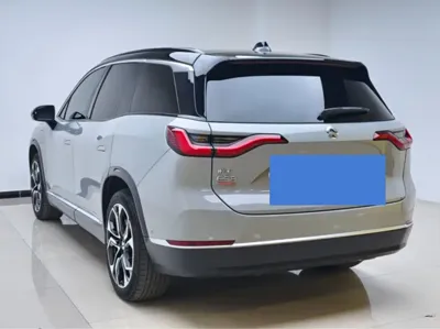 Nio ES8