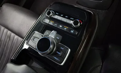 Genesis EQ900