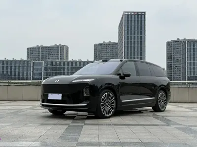 Nio ES8
