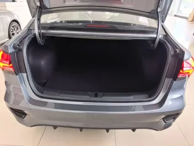 Roewe i5