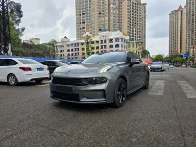 Lynk & Co 03