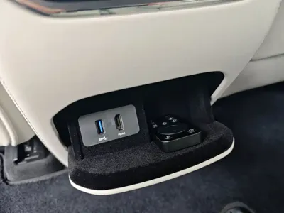 Volvo EM90